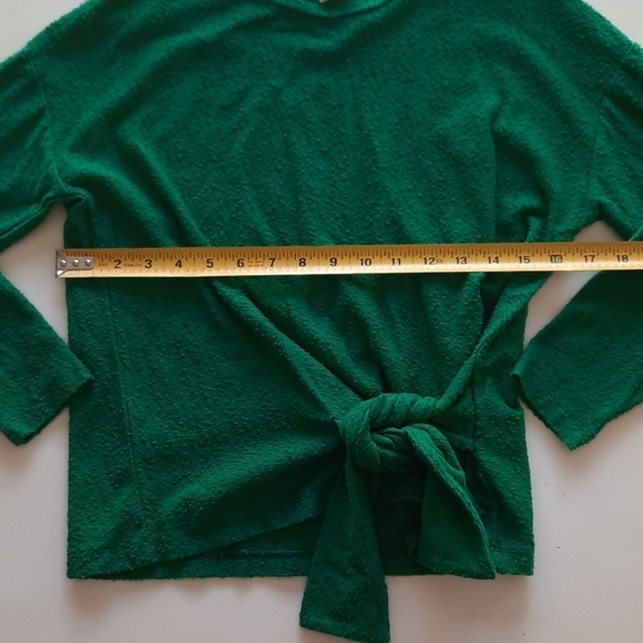 Zara 10 green textured long sleeve top with tie - Picture 8 of 8